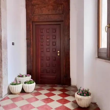 Barons Palazzo Cattaneo