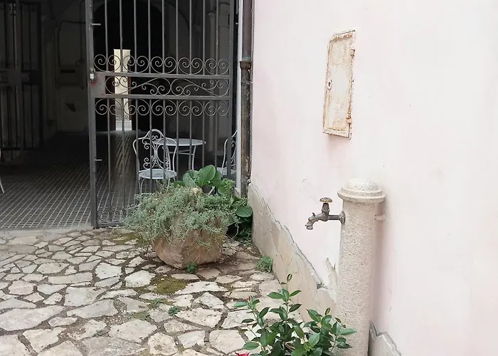 Barons Palazzo Cattaneo Sulmona